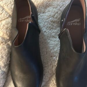 Dansko bootie.low heel with black zipper